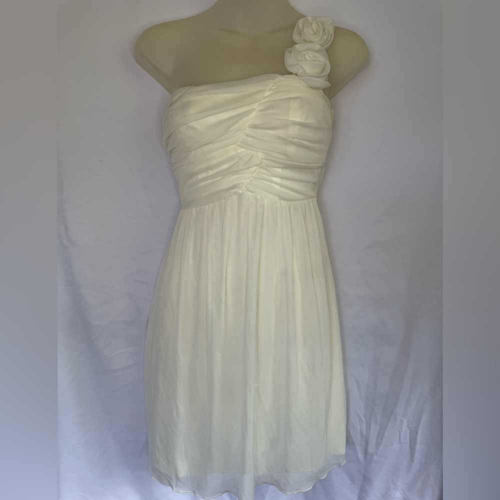 🌸 City Triangles White One-Shoulder Dress – Size S – Whimsical & Ready to Wow